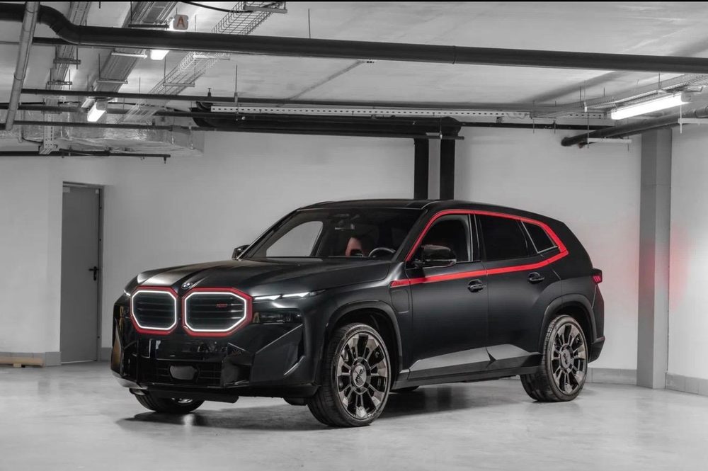 BMW XM — photograph 2