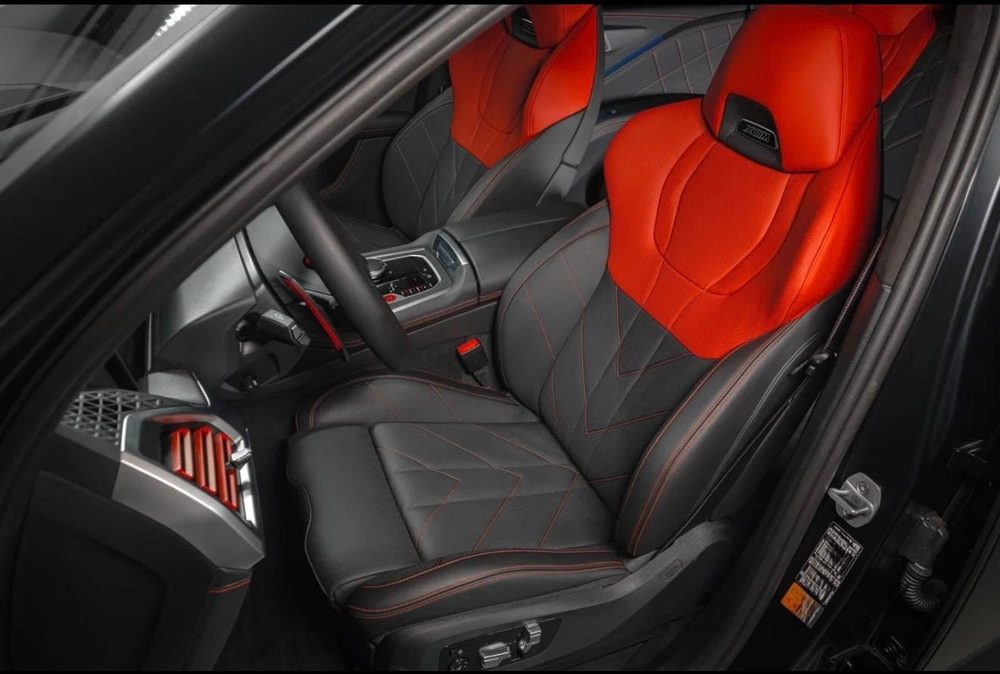 BMW XM — photograph 6