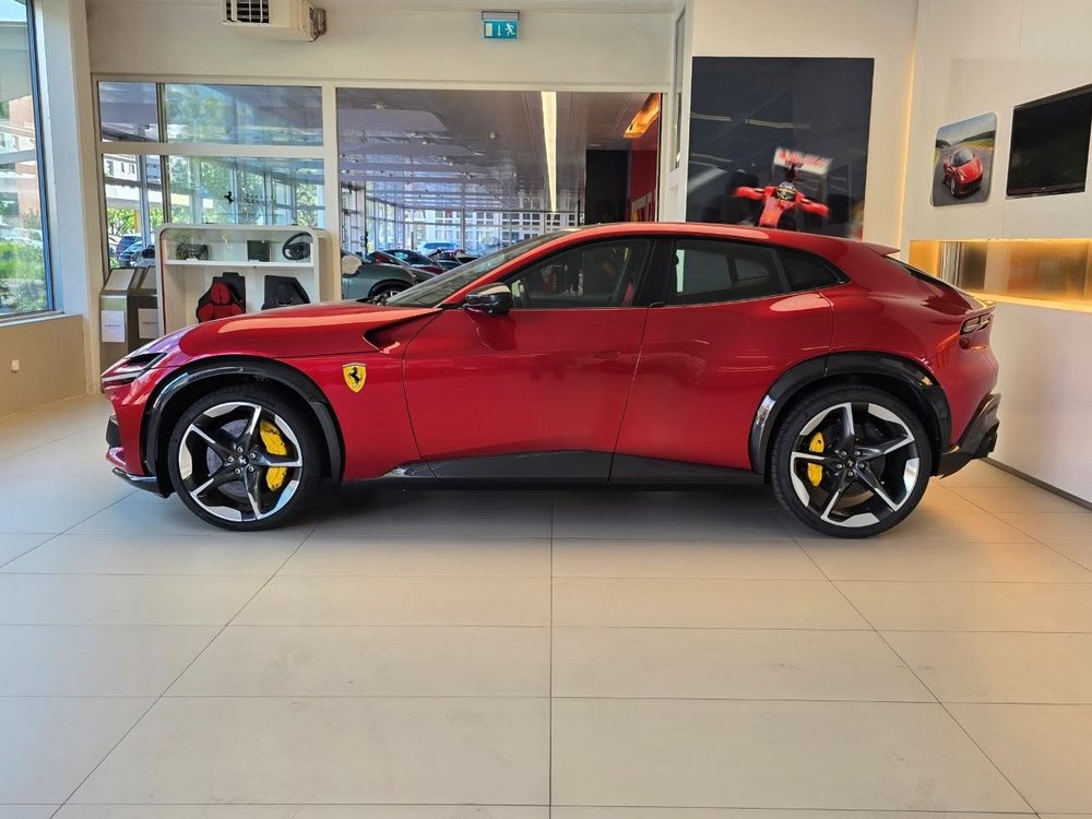 Ferrari Purosangue — photograph 2