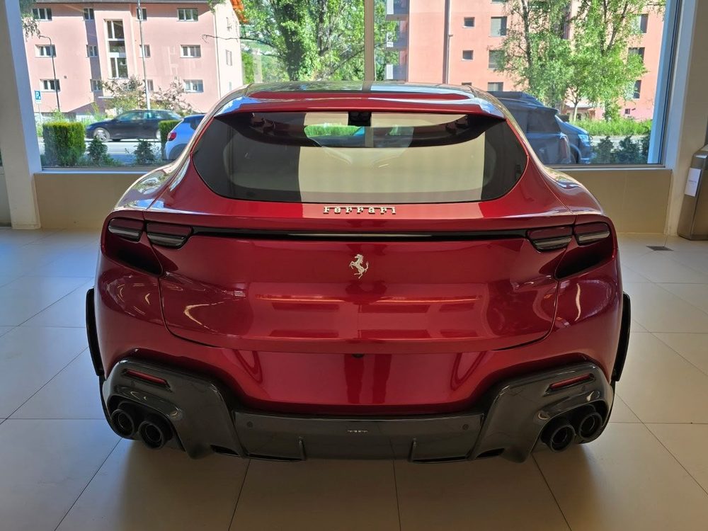 Ferrari Purosangue — photograph 4