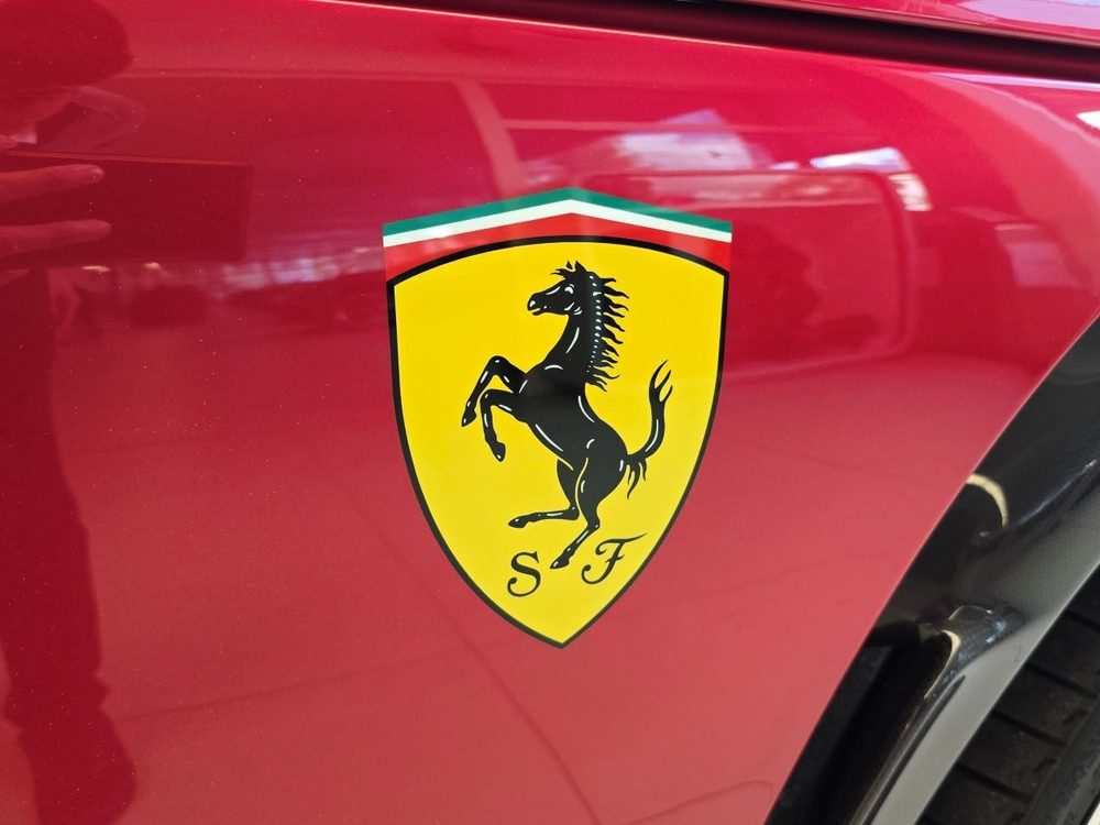 Ferrari Purosangue — photograph 5