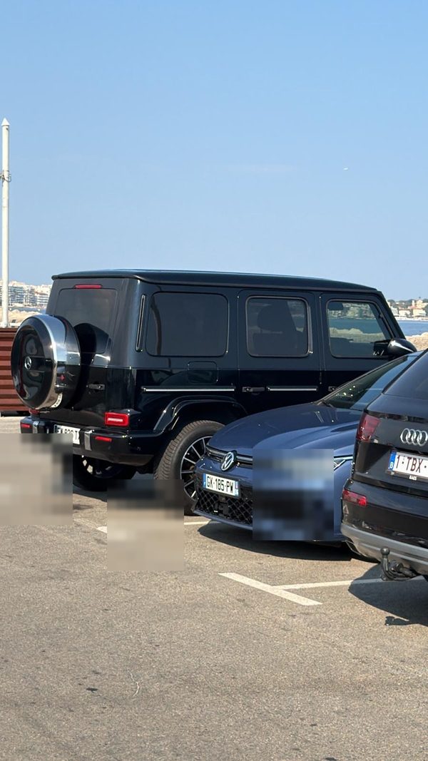 Mercedes-Benz G500 AMG Line — photograph 6