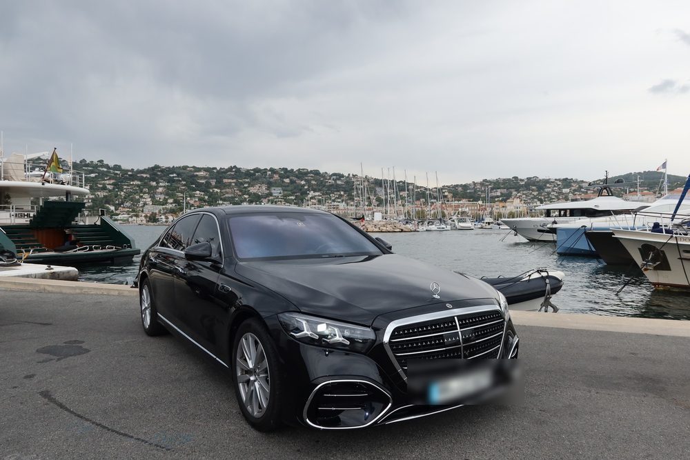 Mercedes-Benz S 500 4MATIC — photograph 2