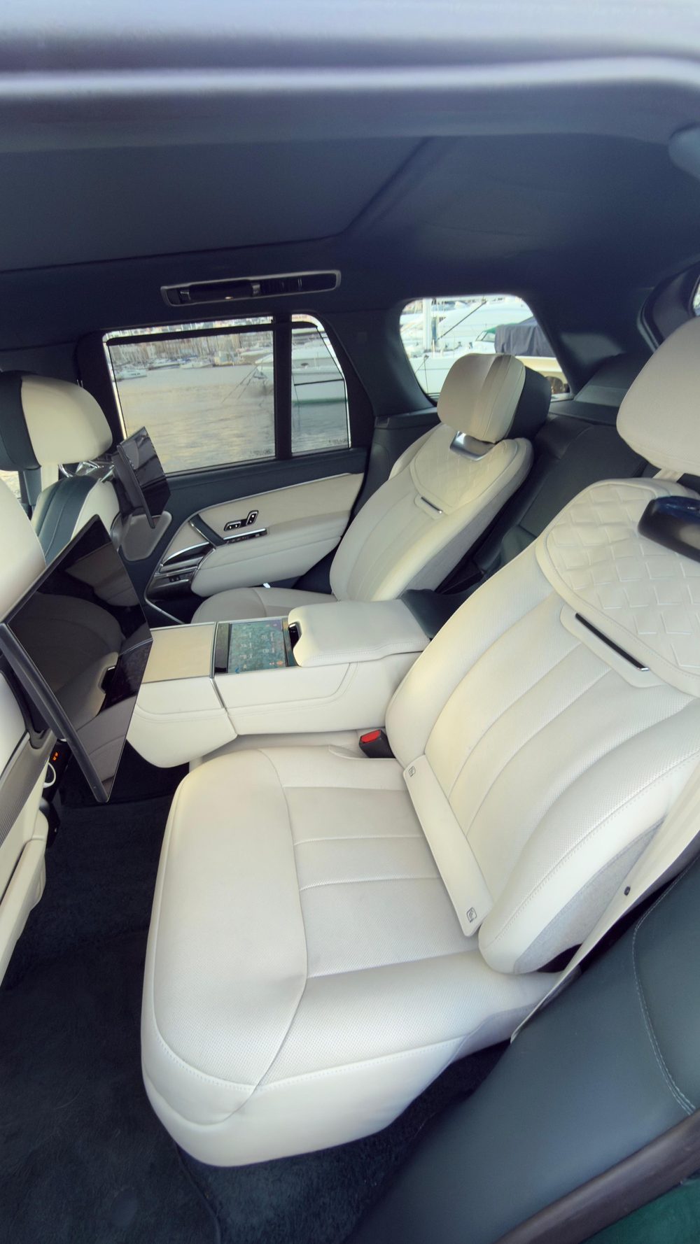 Range Rover Autobiography D350 — photograph 7