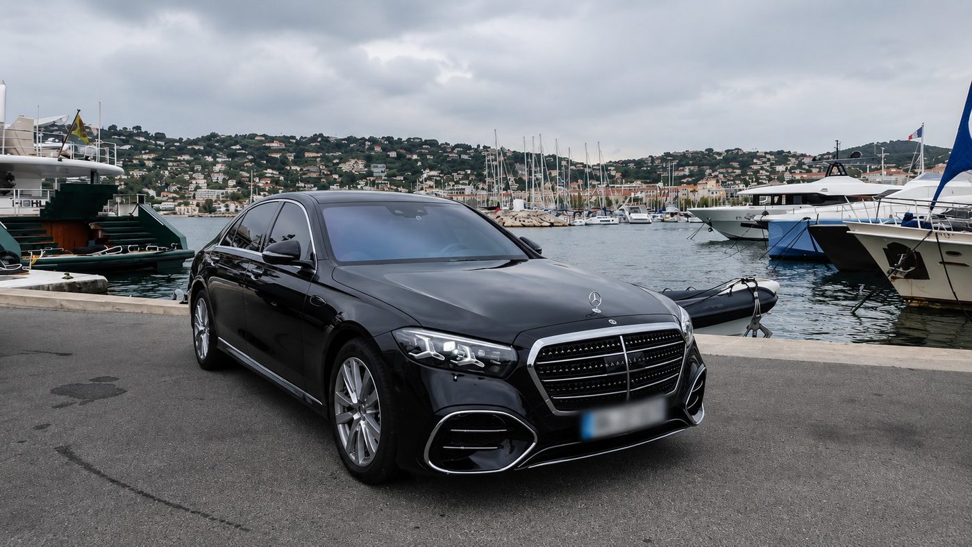 Mercedes-Benz S 500 4MATIC — photograph 1
